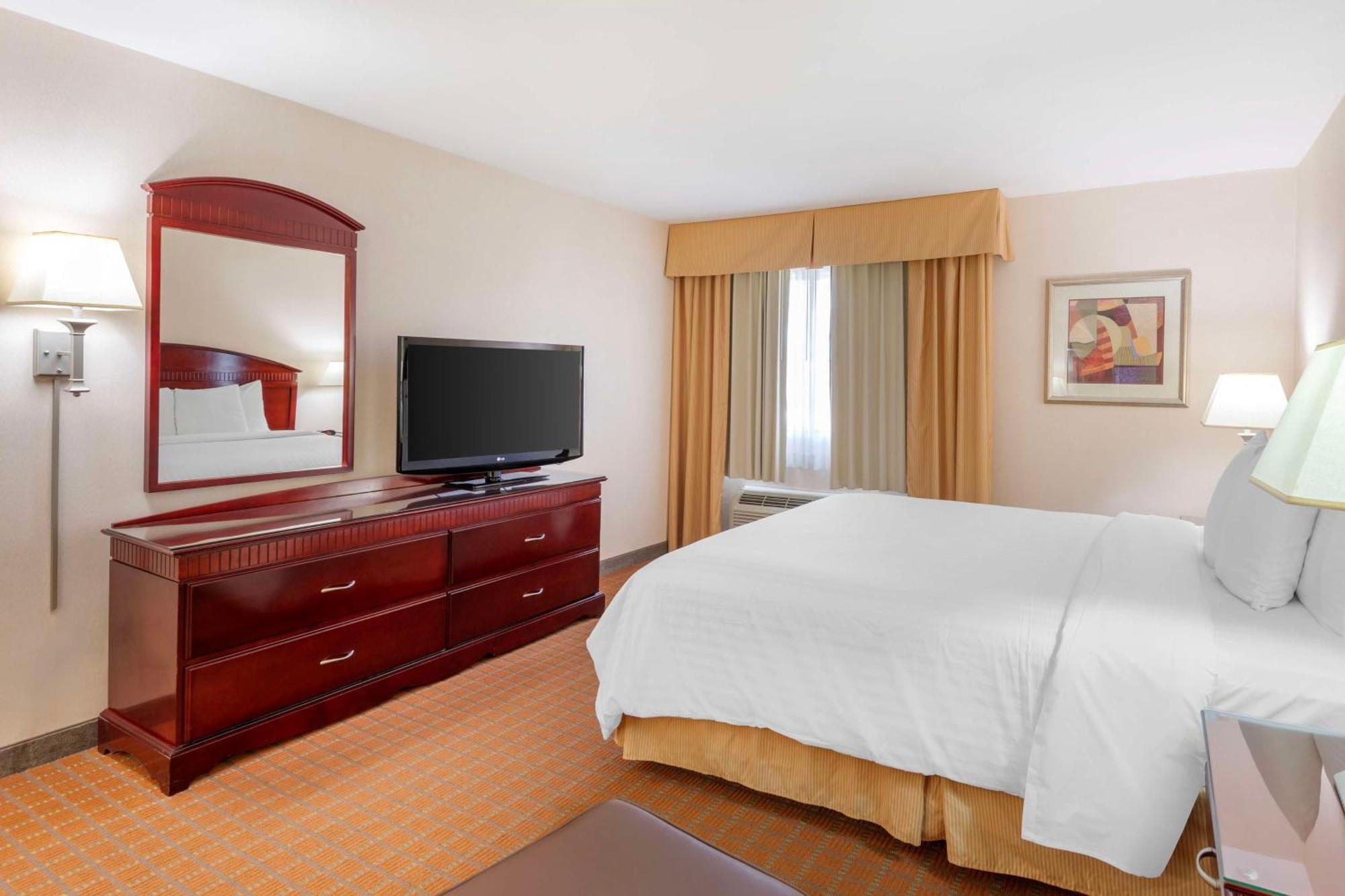 Western 3* West Covina
