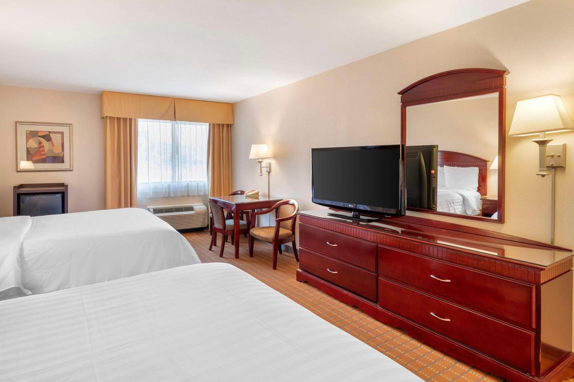 Western Hotel West Covina